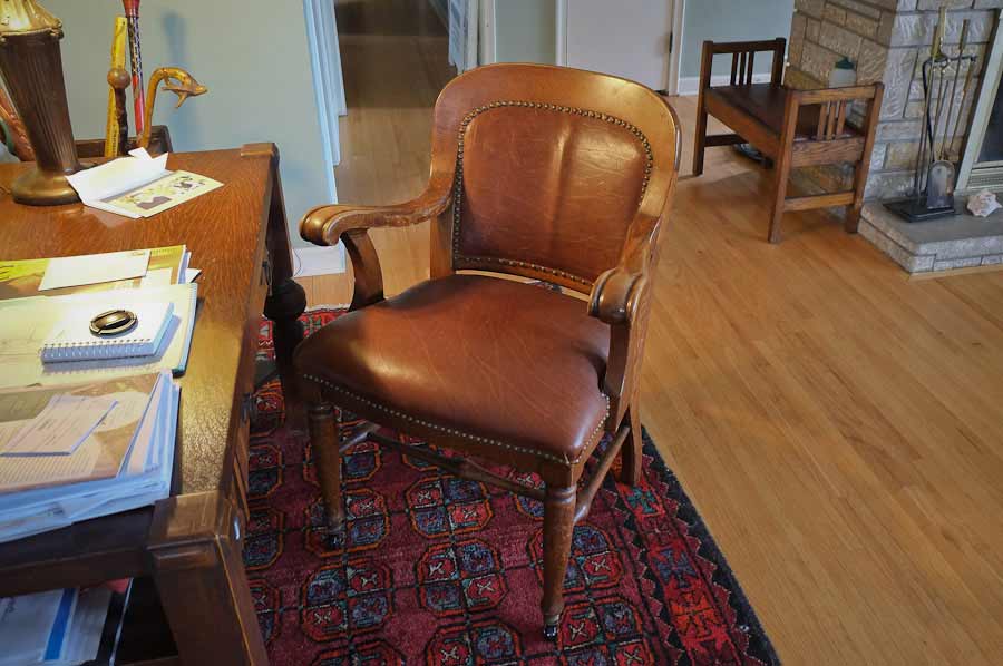 photo of 573 Armchair, purchased by Cass Gilbert for the 1905 Minnesota State Capitol